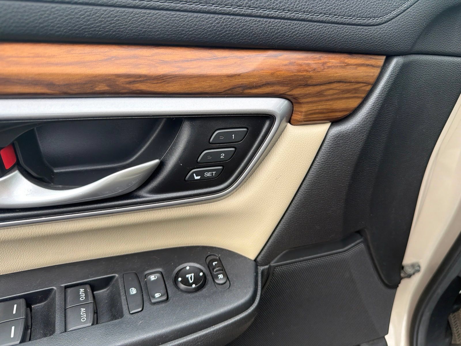 Used 2017 Honda CR-V Touring image 12