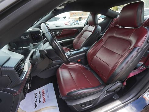 Used 2025 Ford Mustang GT Premium RWD image 31