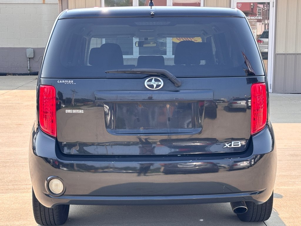 Used 2009 Scion xB FWD image 4
