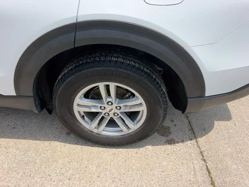 Used 2021 Ford Explorer XLT AWD/4WD image 7