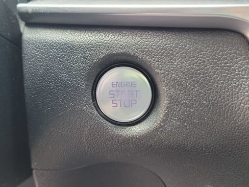 Used 2024 Kia Sorento S FWD image 28