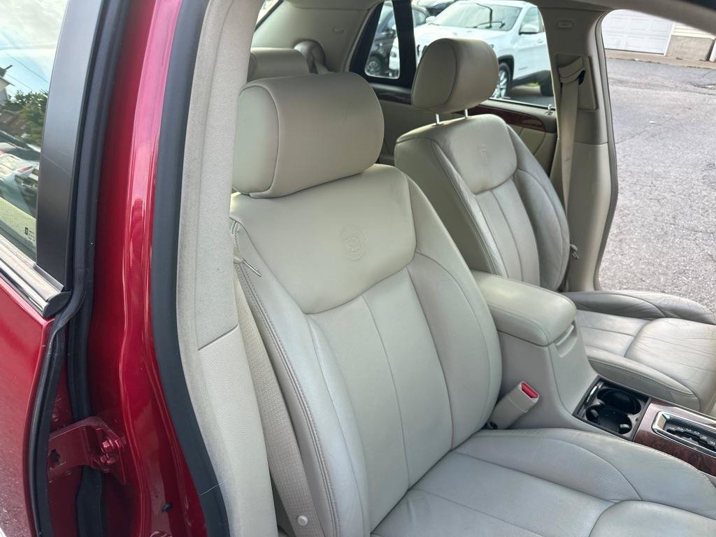 Used 2006 Cadillac DTS w/ Trunk Convenience Package FWD image 30