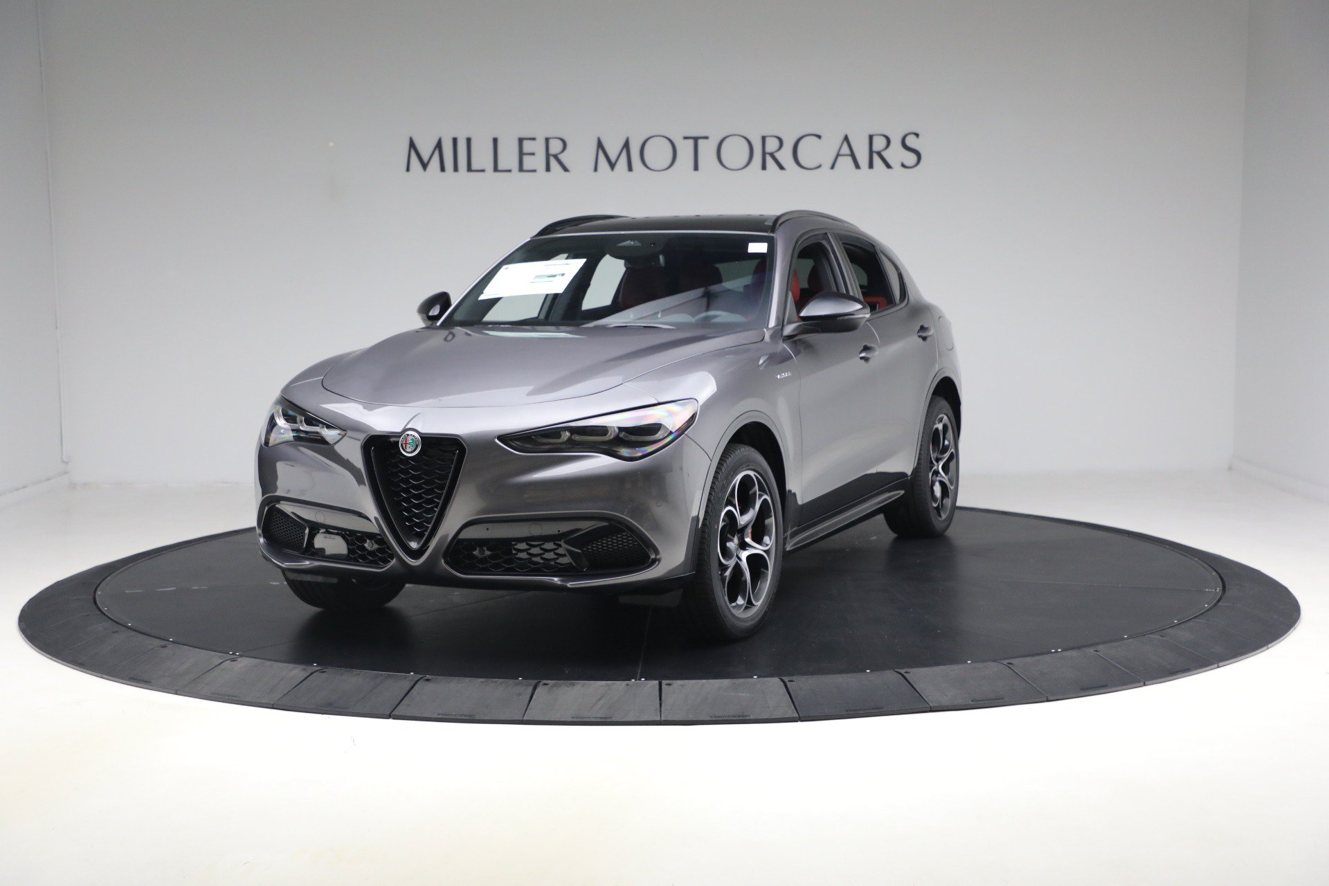 New 2026 Alfa Romeo Stelvio Sprint AWD/4WD image 2