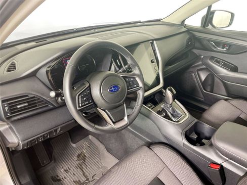 Used 2025 Subaru Outback Premium image 9