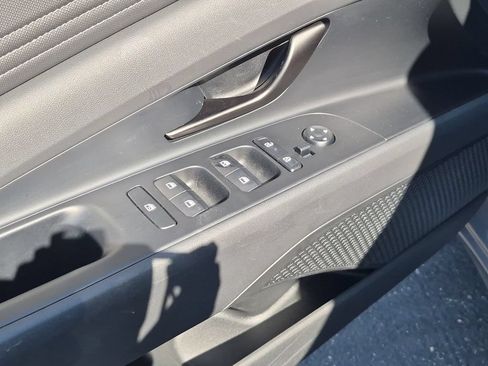 Used 2025 Hyundai Elantra Sport FWD image 13