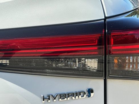 Used 2021 Toyota Highlander LE AWD/4WD image 51