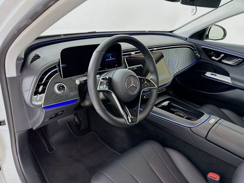 Used 2025 Mercedes-Benz E 350 Sedan image 10