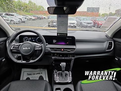 Used 2025 Kia Seltos SX image 10