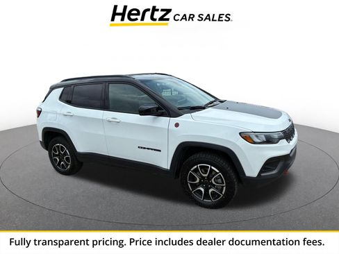Used 2025 Jeep Compass Trailhawk AWD/4WD image 1
