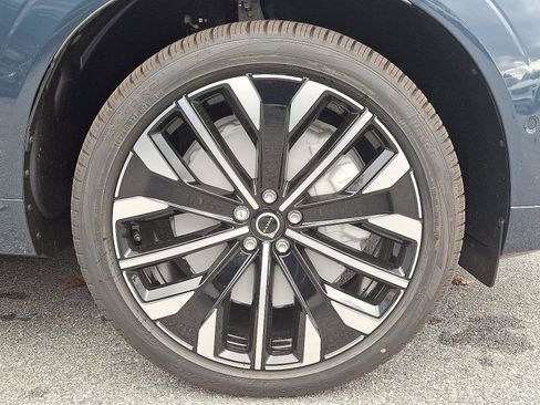 New 2026 Volvo XC60 T8 Ultra w/ Protection Package Premier image 5
