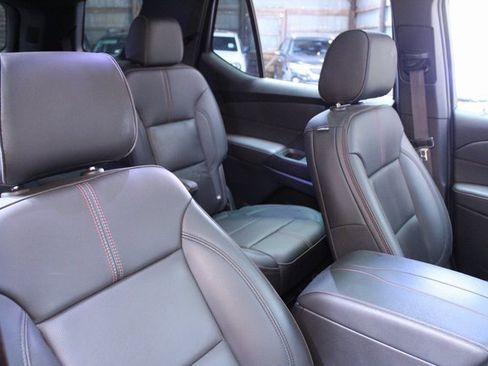 Used 2023 Chevrolet Traverse RS image 11