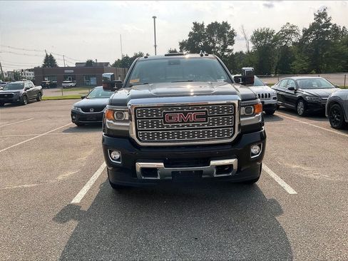 Used 2019 GMC Sierra 2500 Denali AWD/4WD image 4