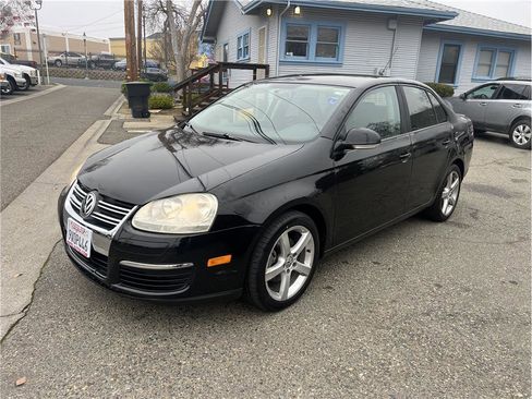Used 2009 Volkswagen Jetta S image 3