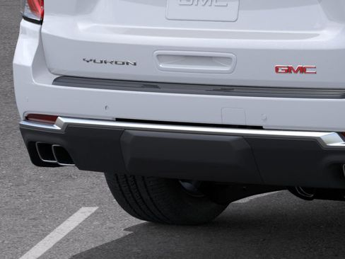 New 2026 GMC Yukon XL Denali w/ Denali Reserve Package image 16