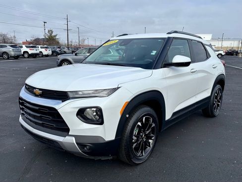 Used 2023 Chevrolet TrailBlazer LT w/ Convenience Package image 3