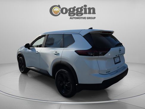 New 2026 Nissan Rogue SV FWD image 3