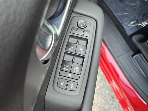 New 2026 Chrysler Pacifica Select image 15