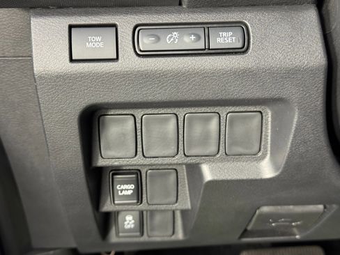 Used 2022 Nissan Frontier SV image 15