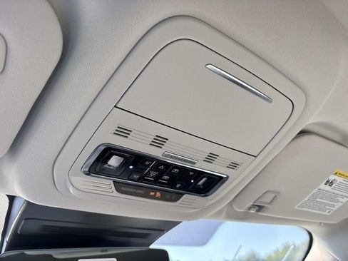 New 2026 Lincoln Nautilus Reserve AWD/4WD image 30