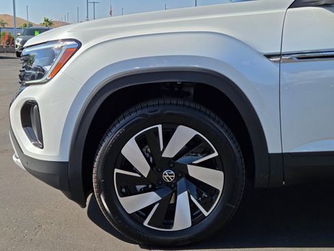 New 2026 Volkswagen Atlas Cross Sport SE FWD image 5