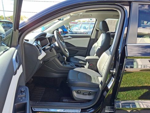 Certified 2025 Volkswagen Taos SEL image 14