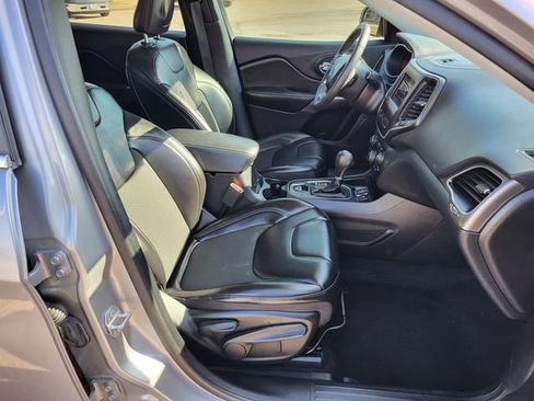 Used 2020 Jeep Cherokee Latitude Plus image 28