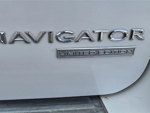 Used 2013 Lincoln Navigator 2WD image 8