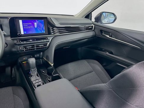 Used 2026 Toyota Camry LE w/ Convenience Package image 23