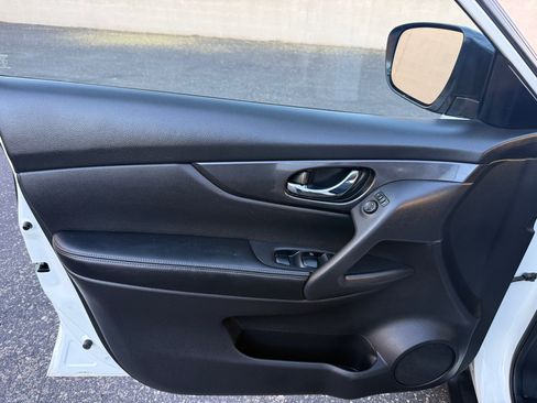 Used 2017 Nissan Rogue S image 14