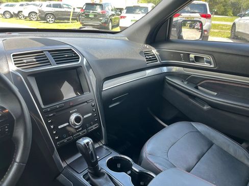 Used 2019 Ford Explorer Sport w/ Equipment Group 401A AWD/4WD image 15