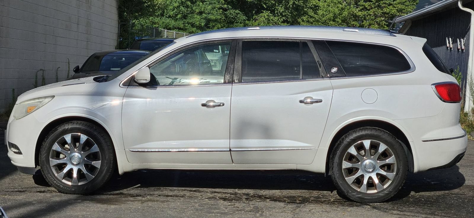 Used 2016 Buick Enclave Premium w/ Experience Buick Package AWD/4WD image 2