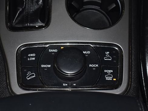 Used 2021 Jeep Grand Cherokee High Altitude AWD/4WD image 29