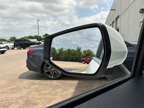 Used 2025 Kia Sportage LX image 18