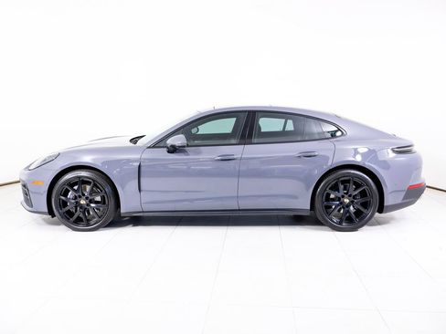 Certified 2025 Porsche Panamera w/ Premium Package RWD image 2