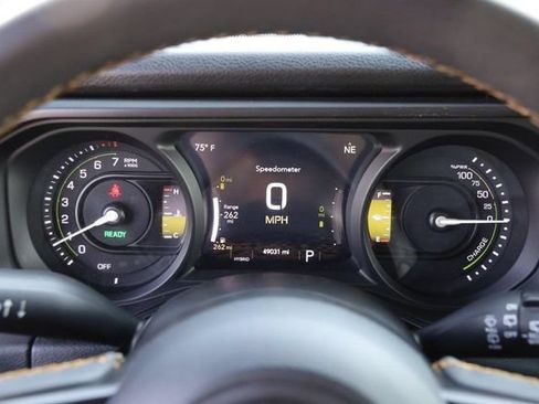 Used 2024 Jeep Wrangler Unlimited AWD/4WD image 14