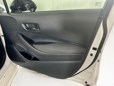 Used 2025 Toyota Corolla LE image 29