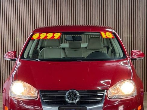 Used 2010 Volkswagen Jetta Limited Edition FWD image 2