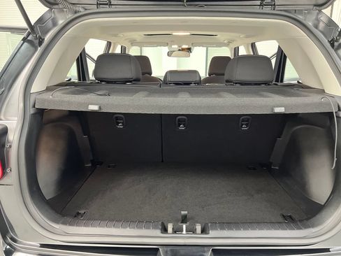 Used 2025 Hyundai Venue SEL FWD image 36