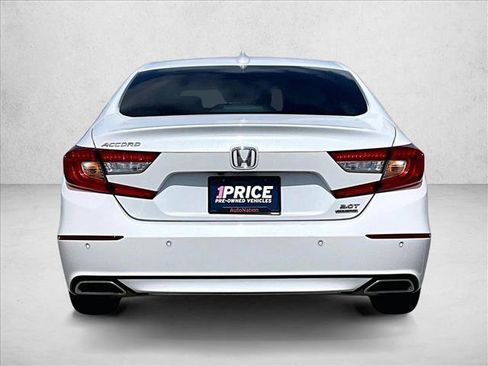 Used 2021 Honda Accord Touring image 4