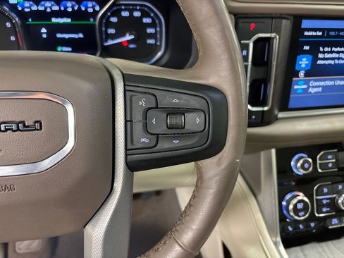Used 2021 GMC Yukon Denali w/ Denali Premium Package image 38