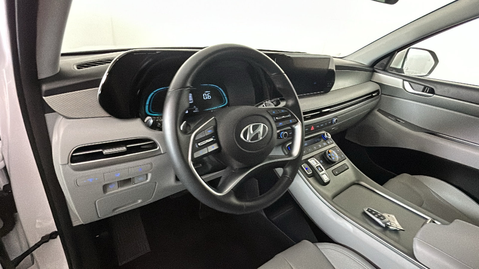 Used 2025 Hyundai Palisade SEL AWD/4WD image 16
