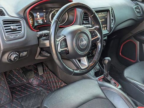 Used 2020 Jeep Compass Trailhawk w/ Cold Weather Group AWD/4WD image 8