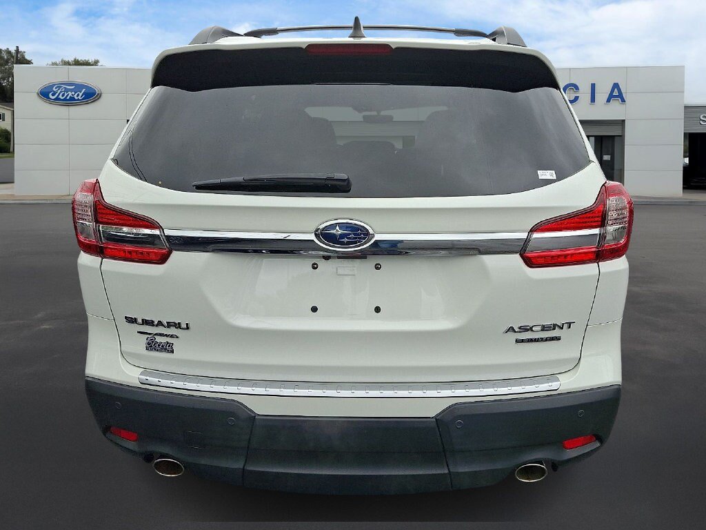 Used 2022 Subaru Ascent Limited w/ Technology Package AWD/4WD image 5
