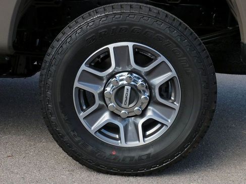 New 2026 Ford F250 Lariat w/ FX4 Off-Road Package AWD/4WD image 9