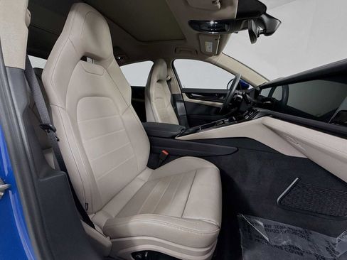 Used 2025 Porsche Panamera image 29