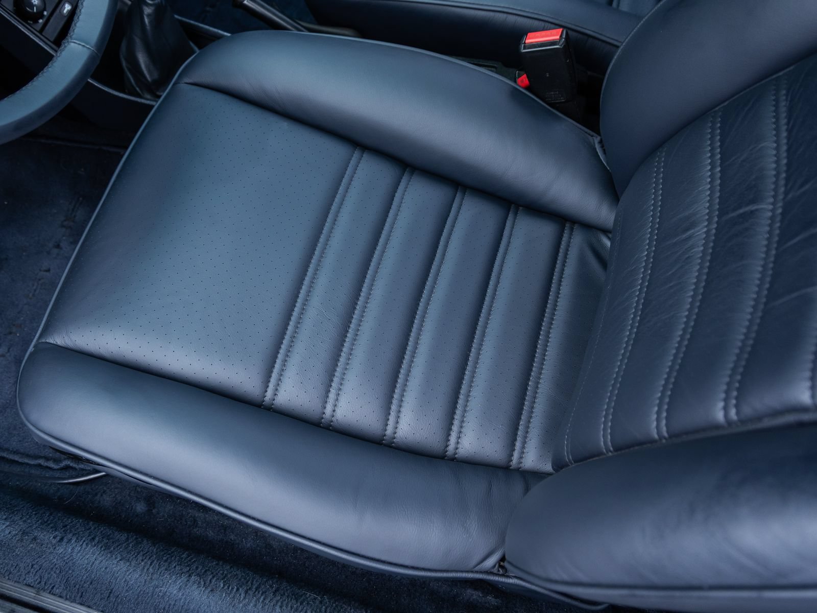 Used 1988 Porsche 911 Carrera RWD image 35