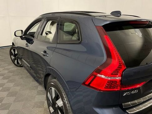 Certified 2024 Volvo XC60 T8 Plus w/ Protection Package Premier AWD/4WD image 37