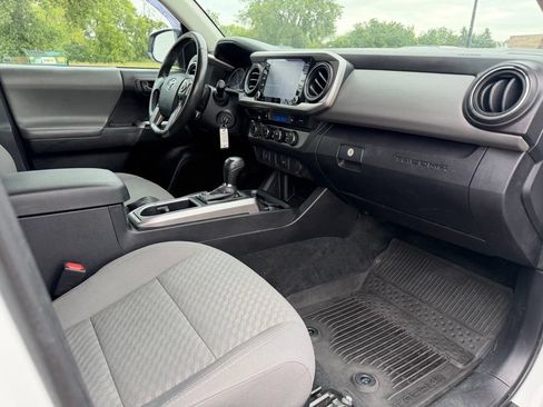 Used 2021 Toyota Tacoma TRD Sport AWD/4WD image 26