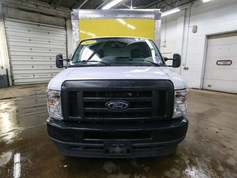 Used 2022 Ford E-350 and Econoline 350 Super Duty w/ Power Windows & Locks Group RWD image 4