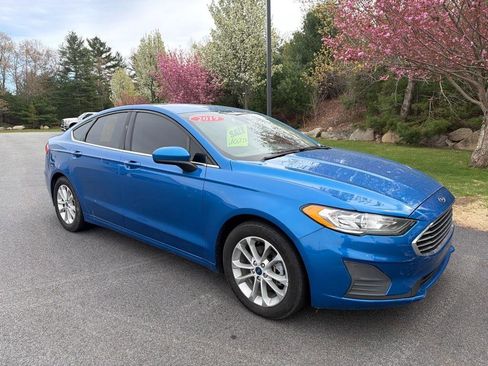 Used 2019 Ford Fusion SE FWD image 3